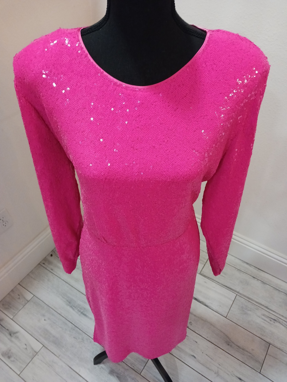 Plus-Size Hot Pink Sequin Midi Dress with Front Slit - Picture 3 of 10
